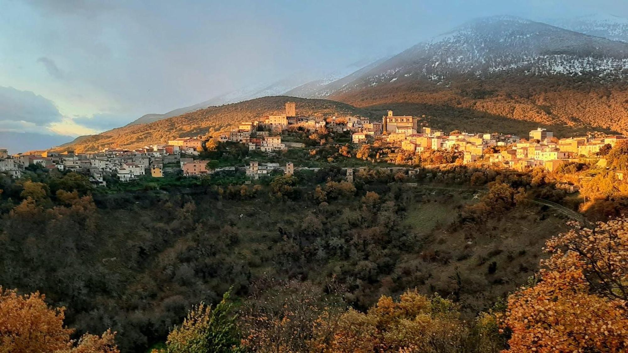 La Casa Del Borgo Lägenhet Campoli Appennino Exteriör bild